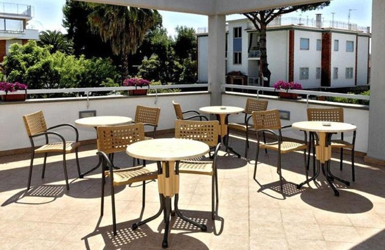 Hotel Mare Azzurro Terracina Exterior photo